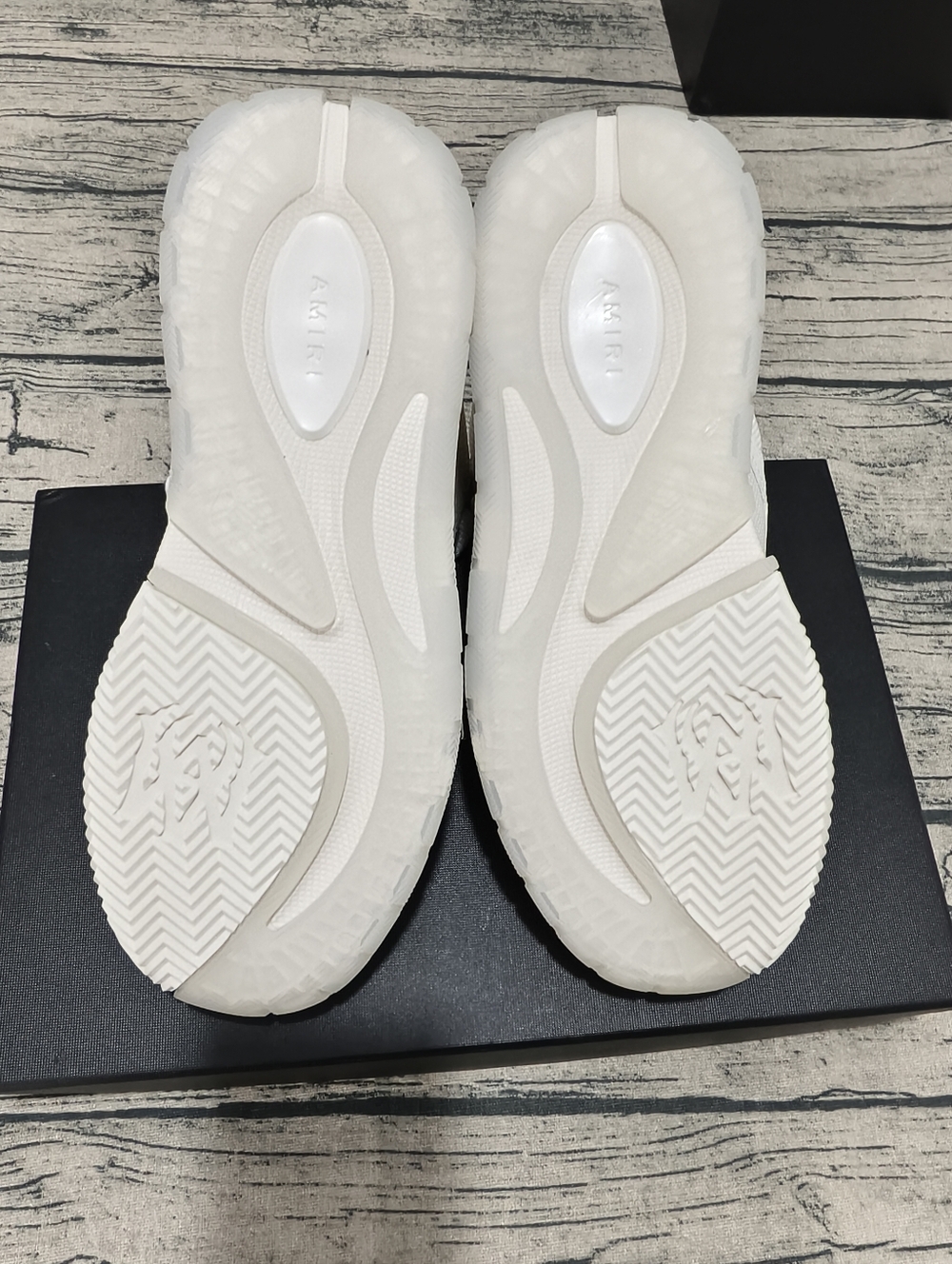 AMIRILeather MA-1 Low-Top Sneakers - Picture 9 of 12
